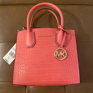 Michael Kors Grapefruit Mercer Medium Messenger